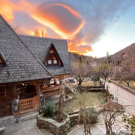 Suita Pin - Catun ซินายา ภายนอก รูปภาพ
