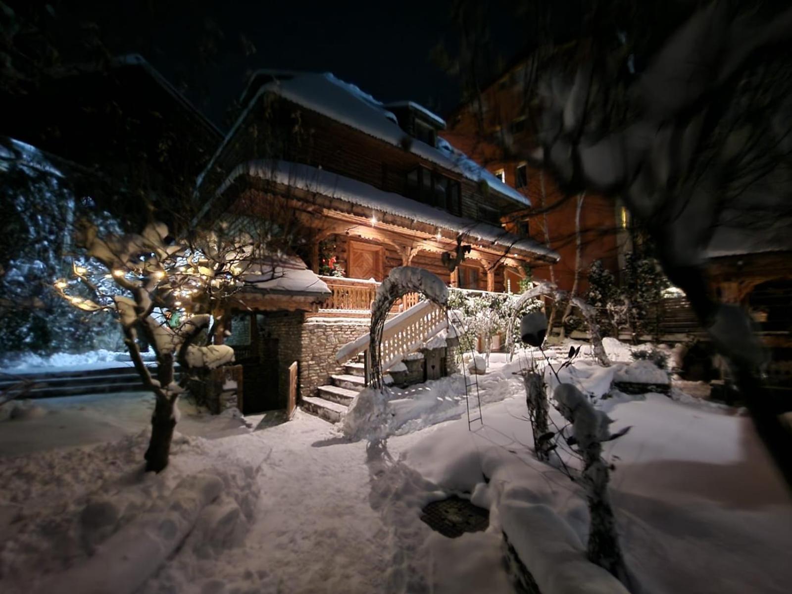 Suita Pin - Catun ซินายา ภายนอก รูปภาพ